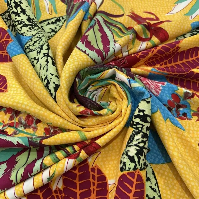 Tecido Viscose Estampada Folhagens e Floral Colorido Fundo Amarelo •