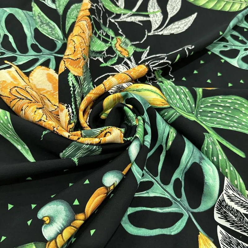 Tecido Viscose Floral Caju Fundo Preto • Luema Tecidos