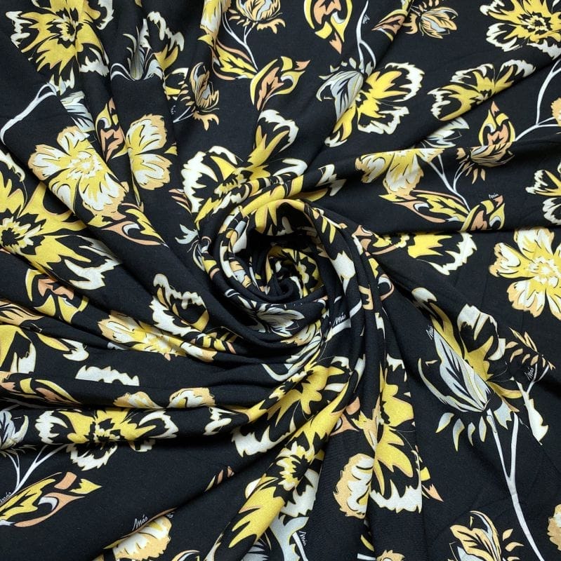 Viscose Estampada Preto Floral Amarelo • Luema Tecidos