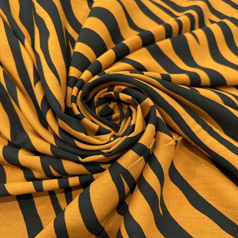 Tecido Viscose Estampada Zebra Fundo Marrom • Luema Tecidos