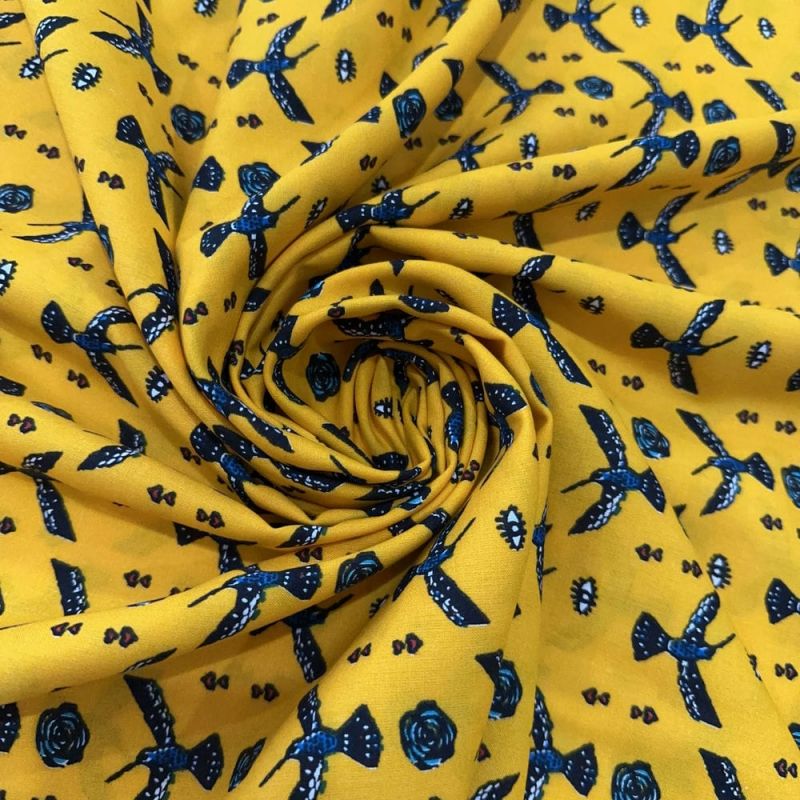 Tecido Viscose Estampada Beija Flor Fundo Amarelo • Luema Tecidos